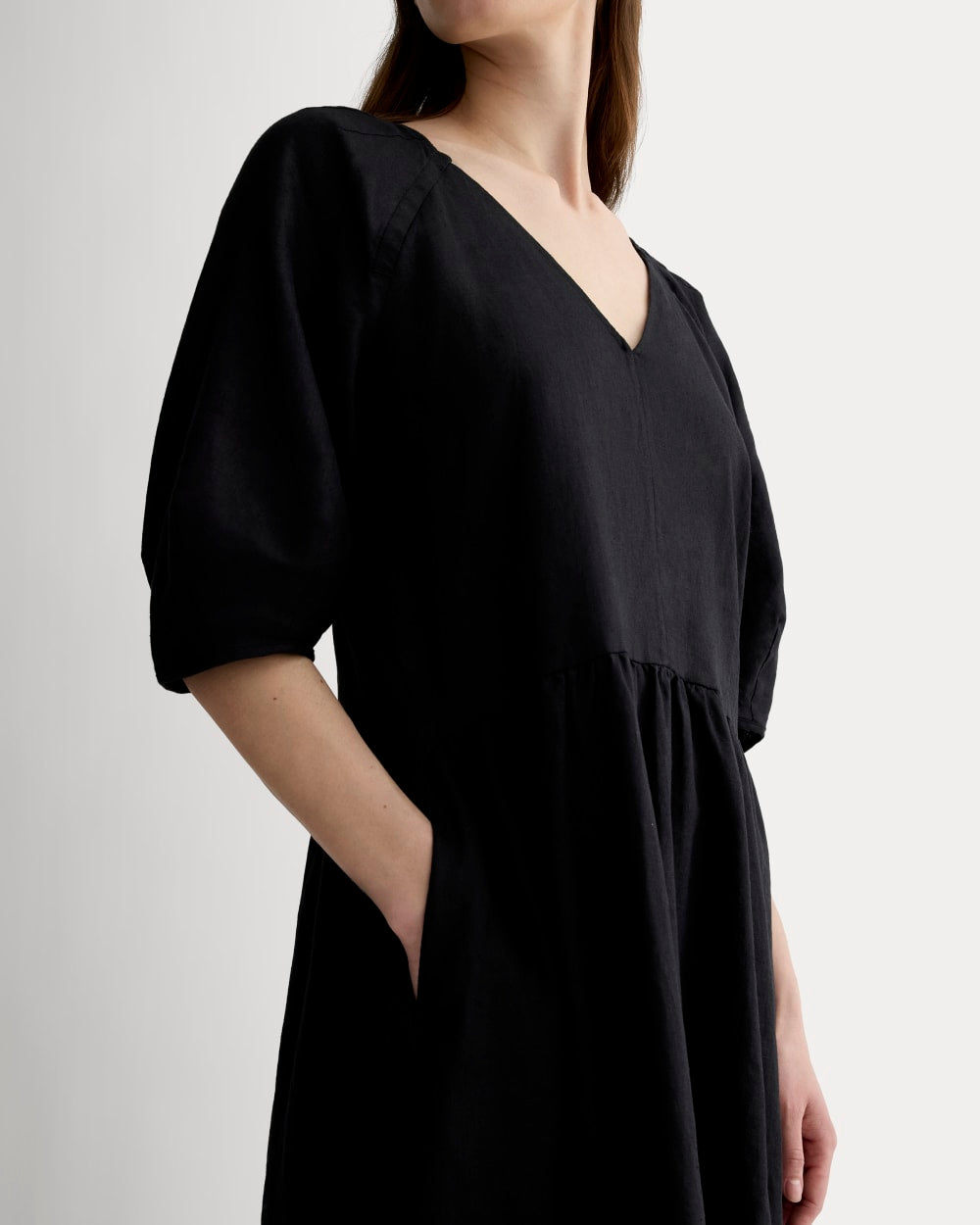 The Linen Oversized Puff-Sleeve Dress in Black — detail view