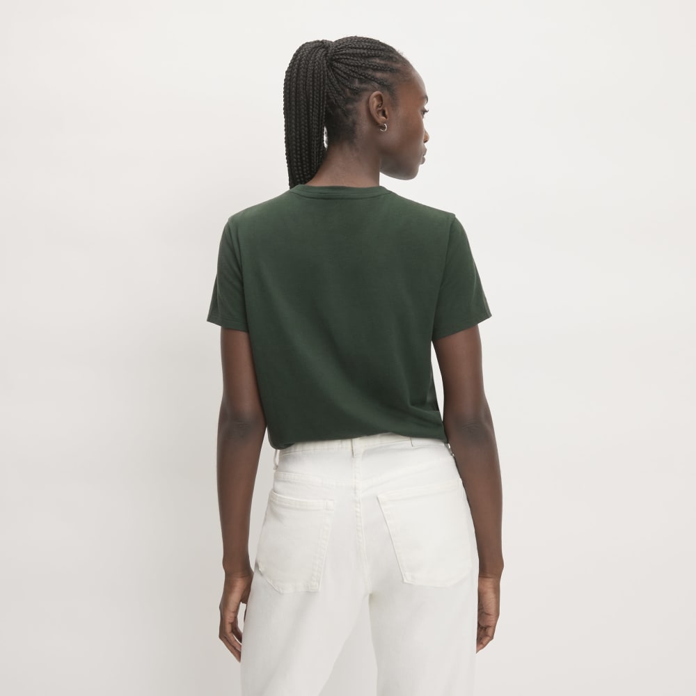 The Box-Cut Tee in Essential Cotton in Scarab — detail view