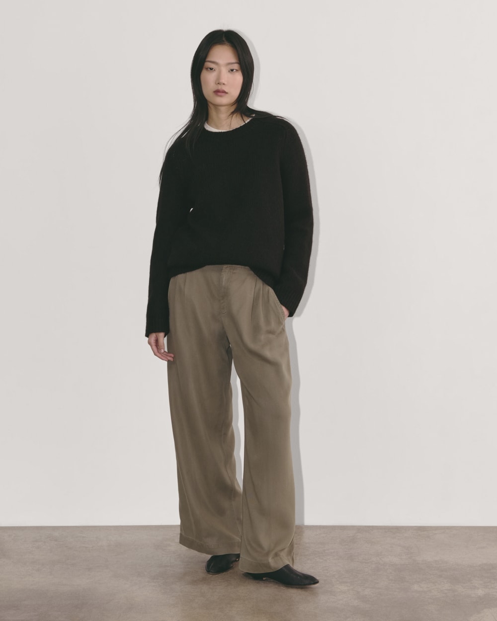 The Relaxed Crew in Cloud in Black — detail view