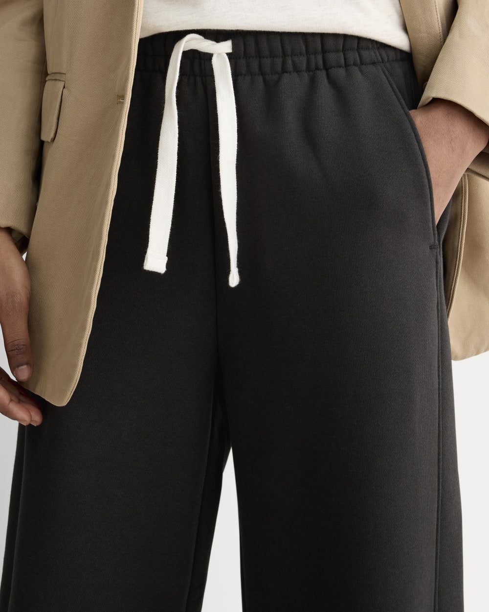 Luxe Fleece Barrel Sweatpant in Black — detail view