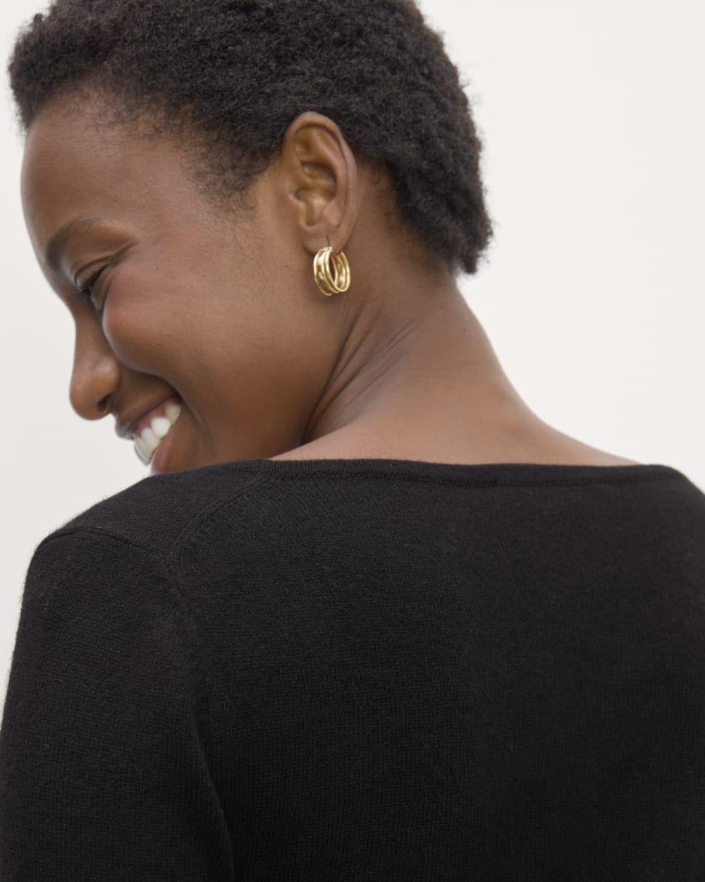 The Square Neck in Cashmere in Black — detail view