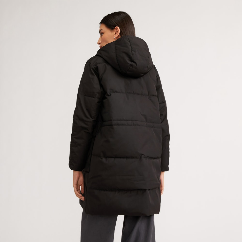 The Long Puffer in Black — detail view
