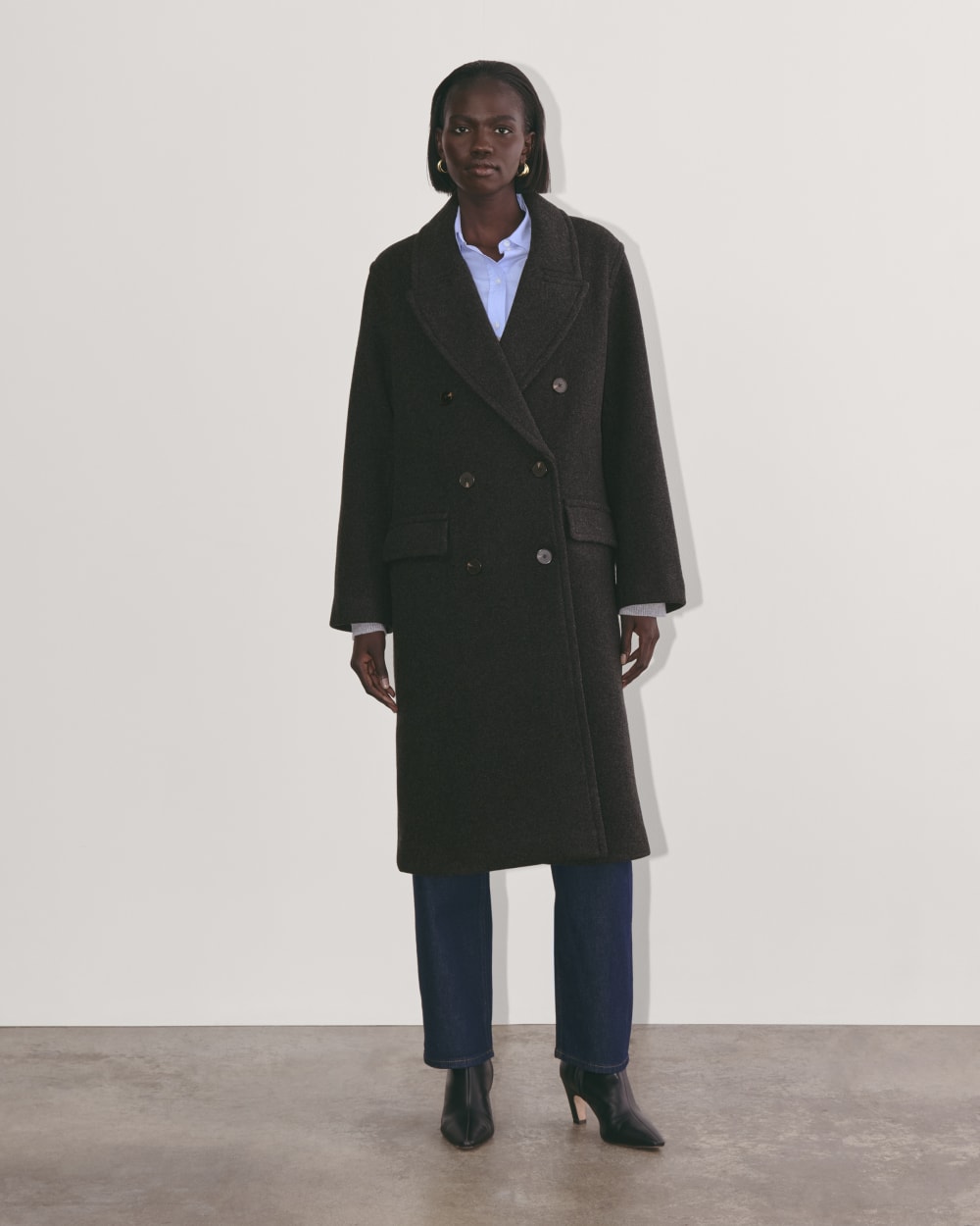 The Double-Breasted Coat in Wool in Heather Charcoal — front view
