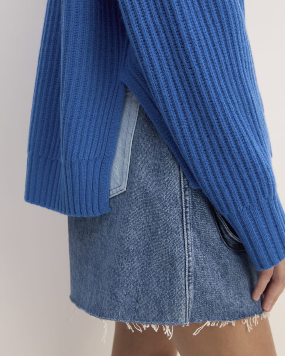 The Everlane x Marques' Almeida Oversized Cashmere Crew in Lapis Blue — detail view