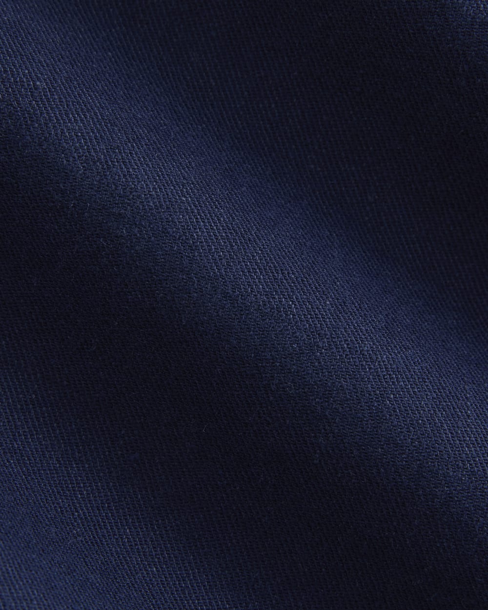 The Everywhere Pant in Stretch Linen in Navy — detail view