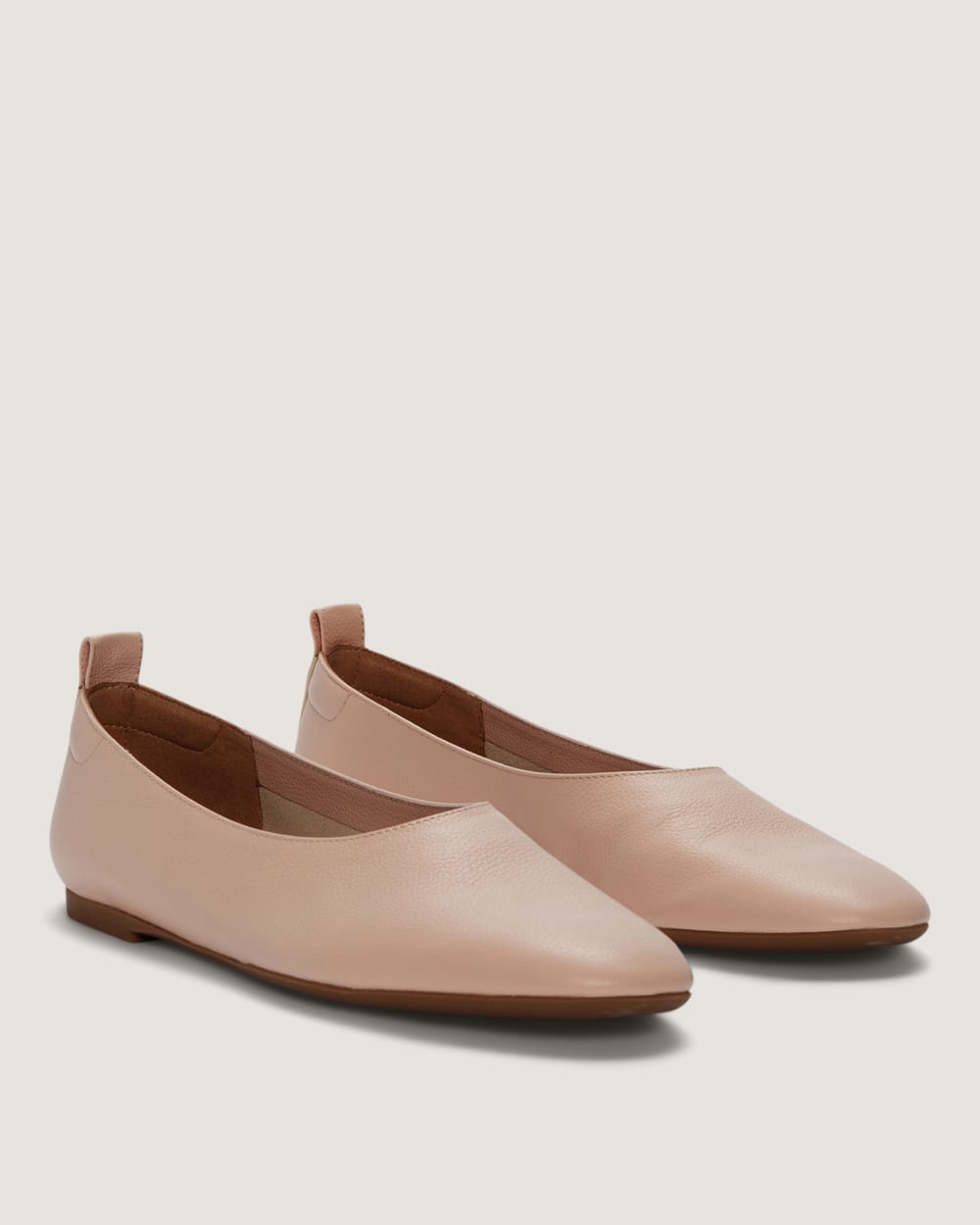 The Day Glove in Narrow Fit in Pale Pink — detail view