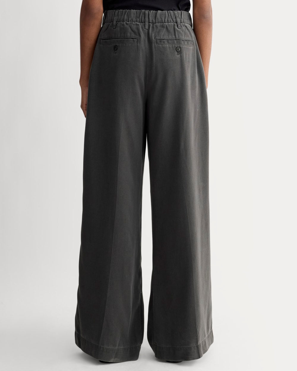 The Trouser in Buttersoft in Graphite — detail view
