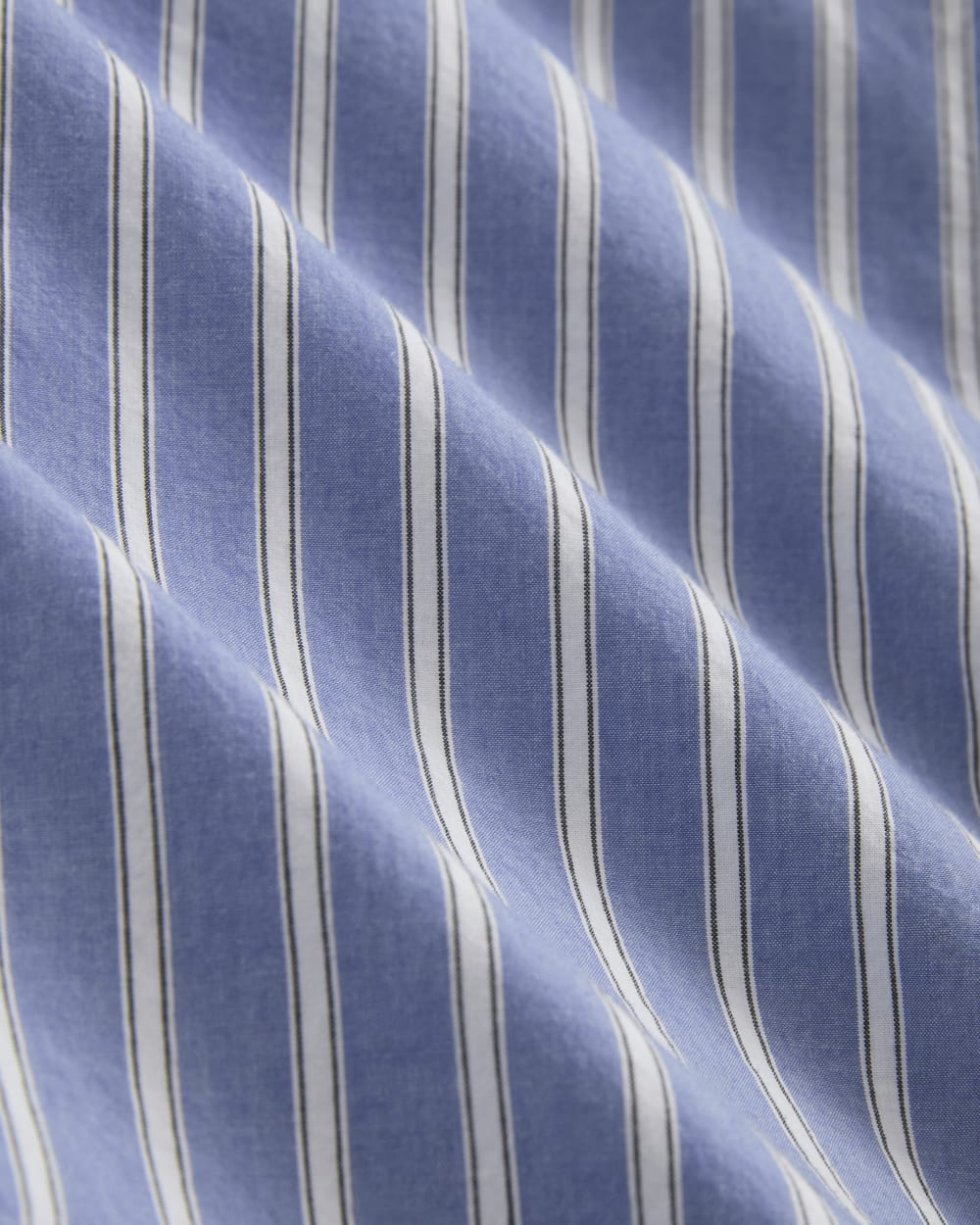 The Boyfriend Shirt in Ultrasoft Cotton in Dutch Blue / Bone — detail view