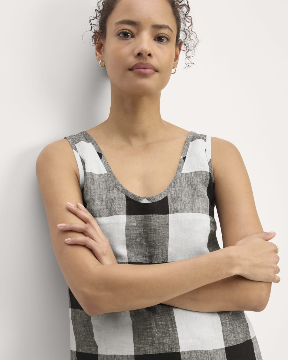 The Scoop Tank in Linen in Bone / Black Check — front view