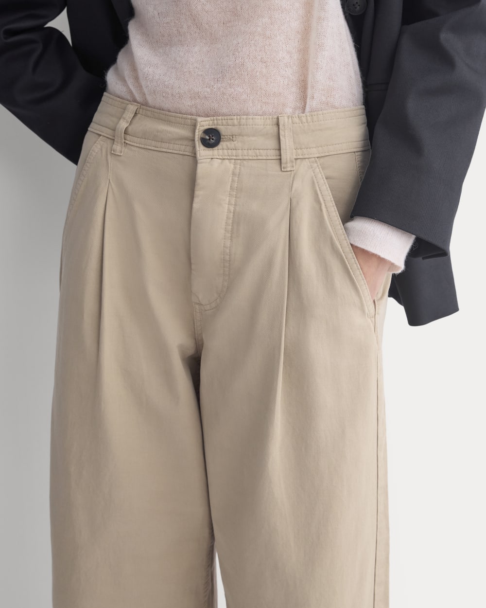 The Everywhere Pant in Trench Coat Khaki — detail view