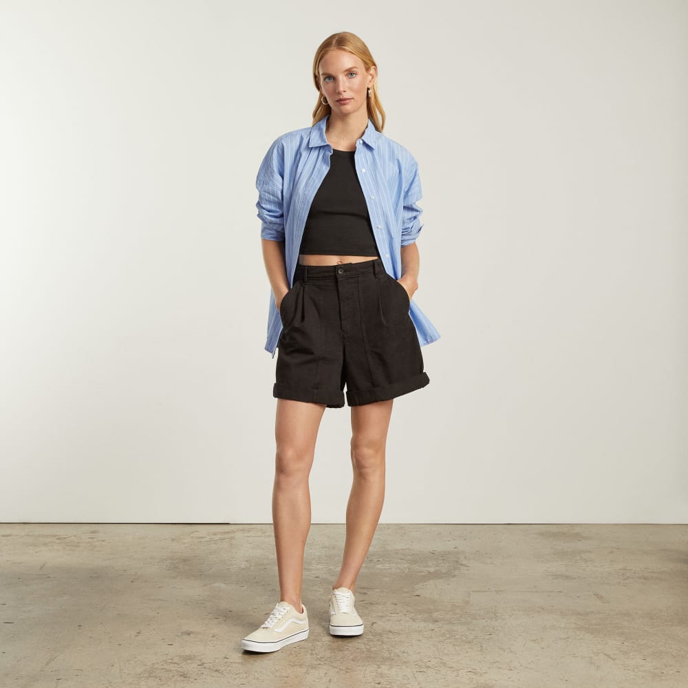 The Tourist Short in Black — detail view