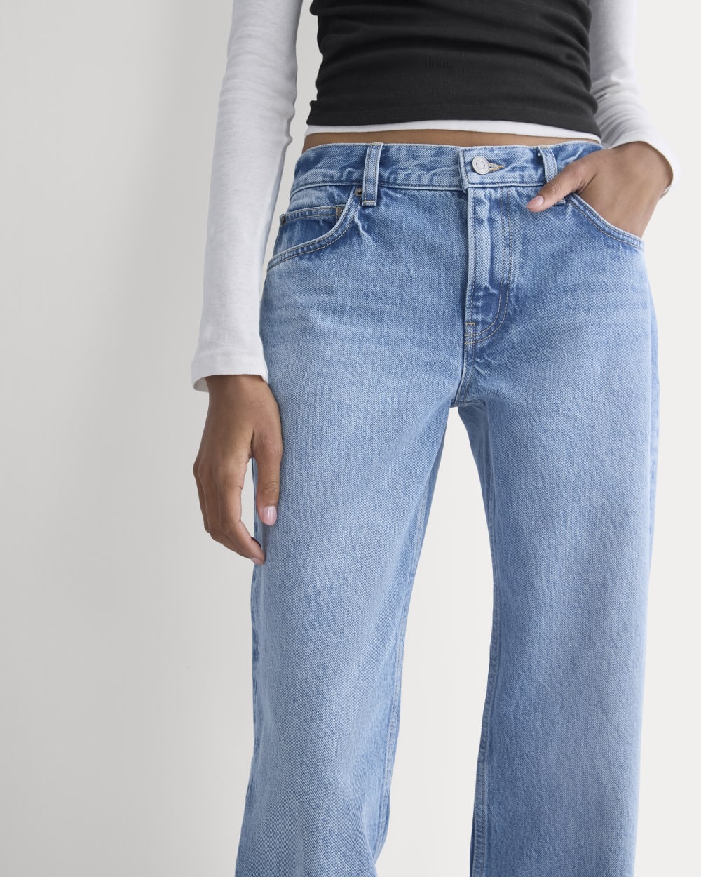 Everlane x Elena Bonvicini La Brea Low-Rise Baggy Jean in Crystal Cove Indigo — detail view