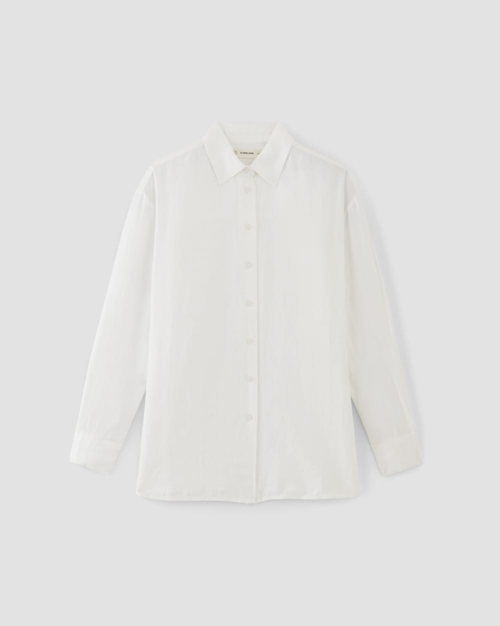 The Boyfriend Shirt in Linen in White — alternate view
