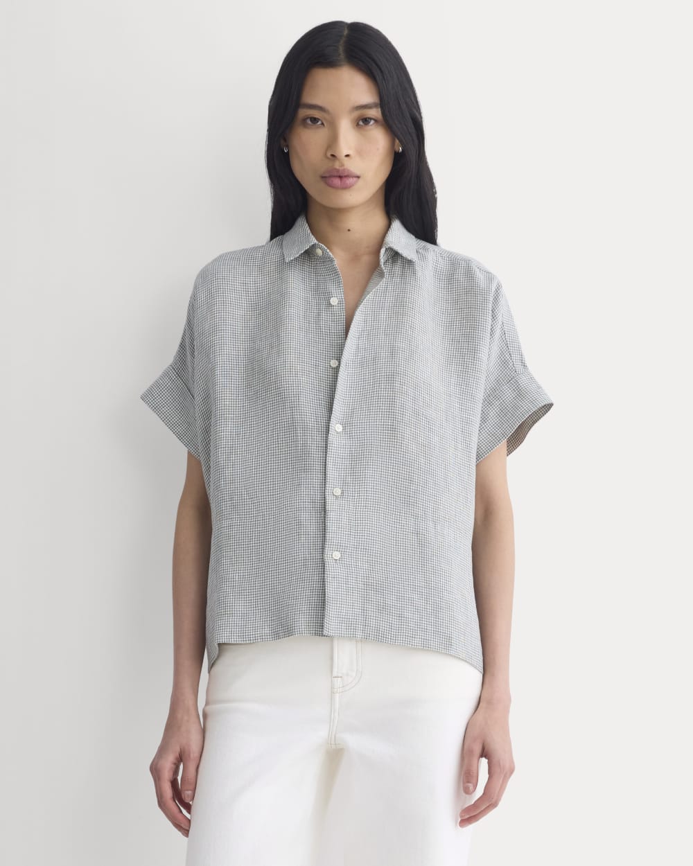 The Boxy Shirt in Linen in Agave Green — front view