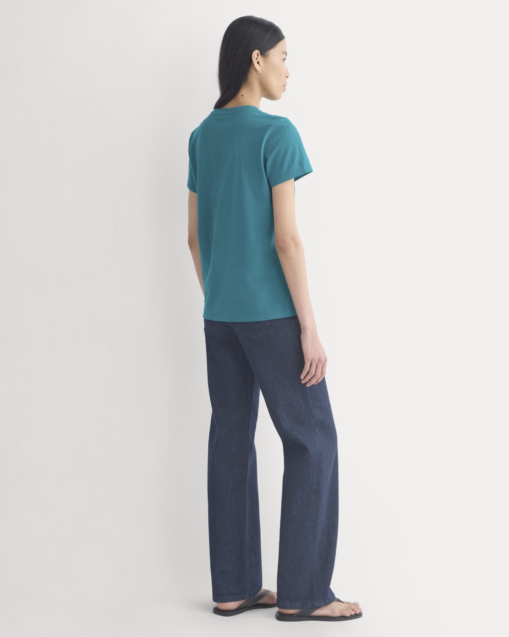 The Slim Crew in Essential Cotton in Everglade — detail view