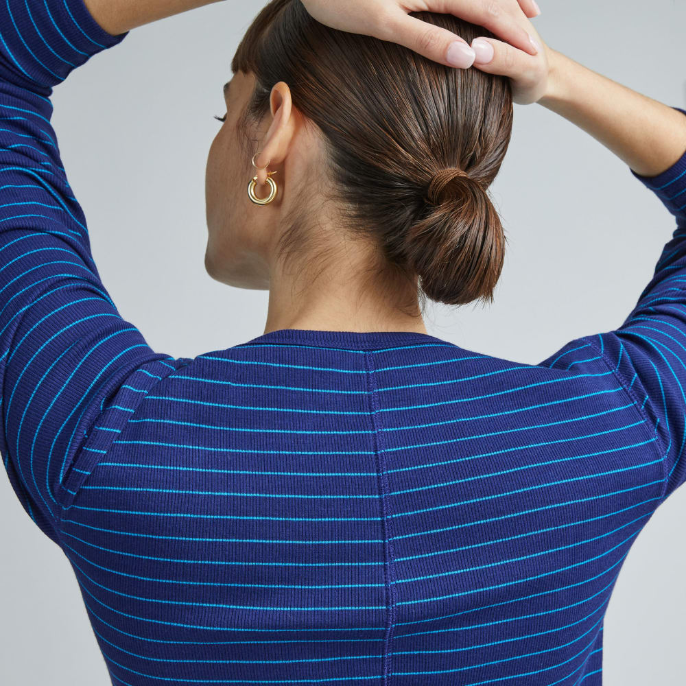 The Pima Micro-Rib Long-Sleeve Crew in Ocean Cavern / Horizon Blue — detail view