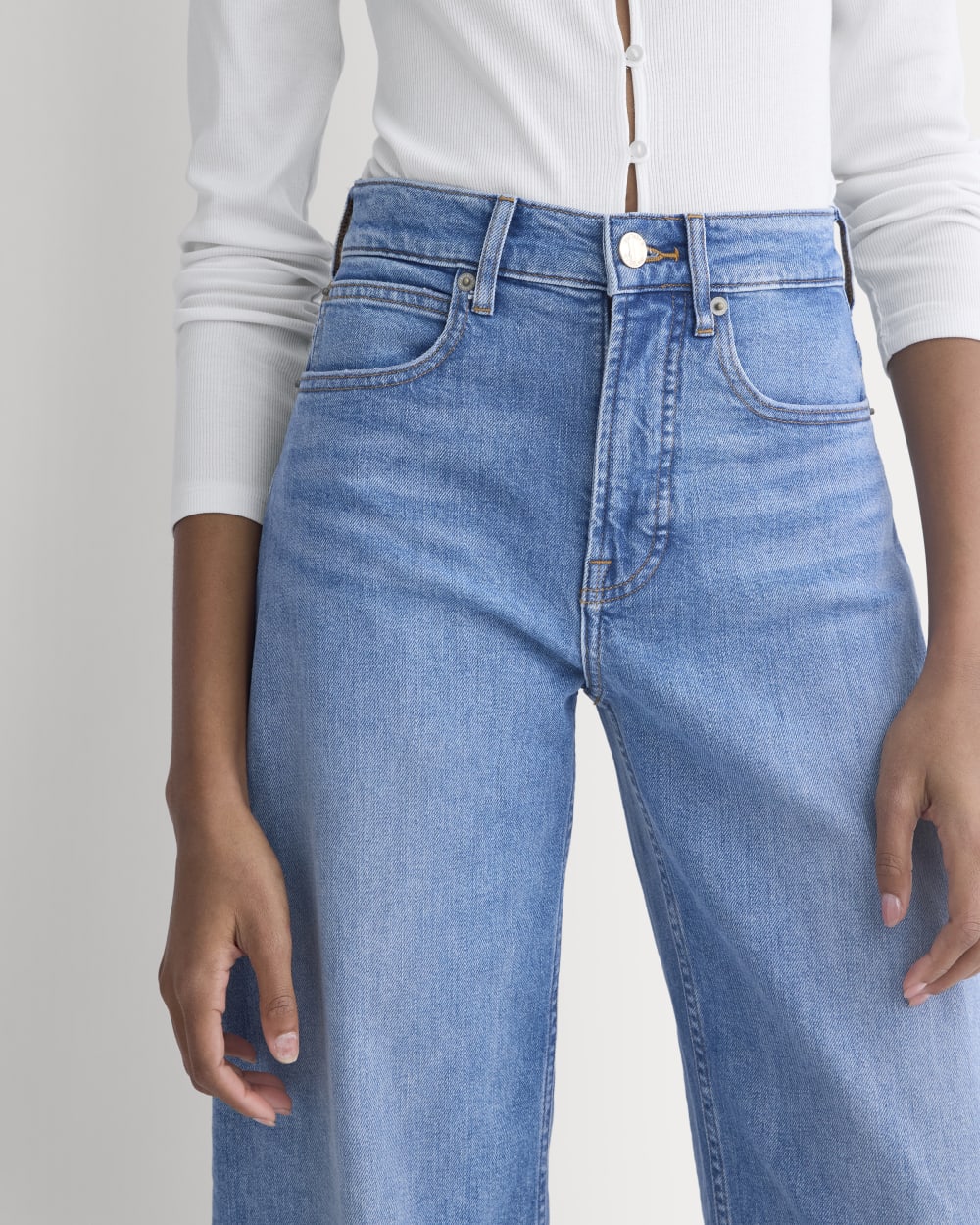 The Way-High® Curve Jean in Medium Wash — detail view