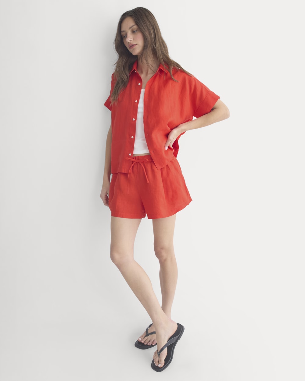 The Boxy Shirt in Linen in Fiery Red — detail view