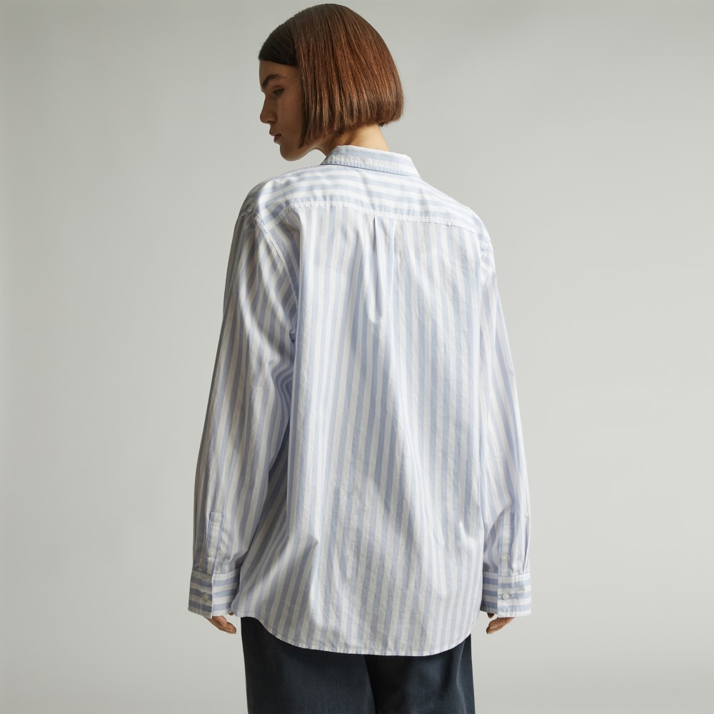 The Must-Have Shirt in Silky Cotton in Periwinkle / White — detail view