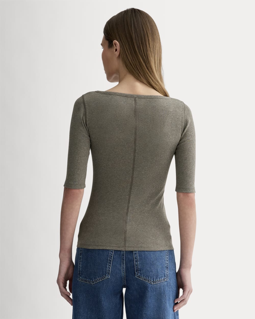 The Luxe Rib Scoop-Neck Tee in Heathered Fatigue — detail view