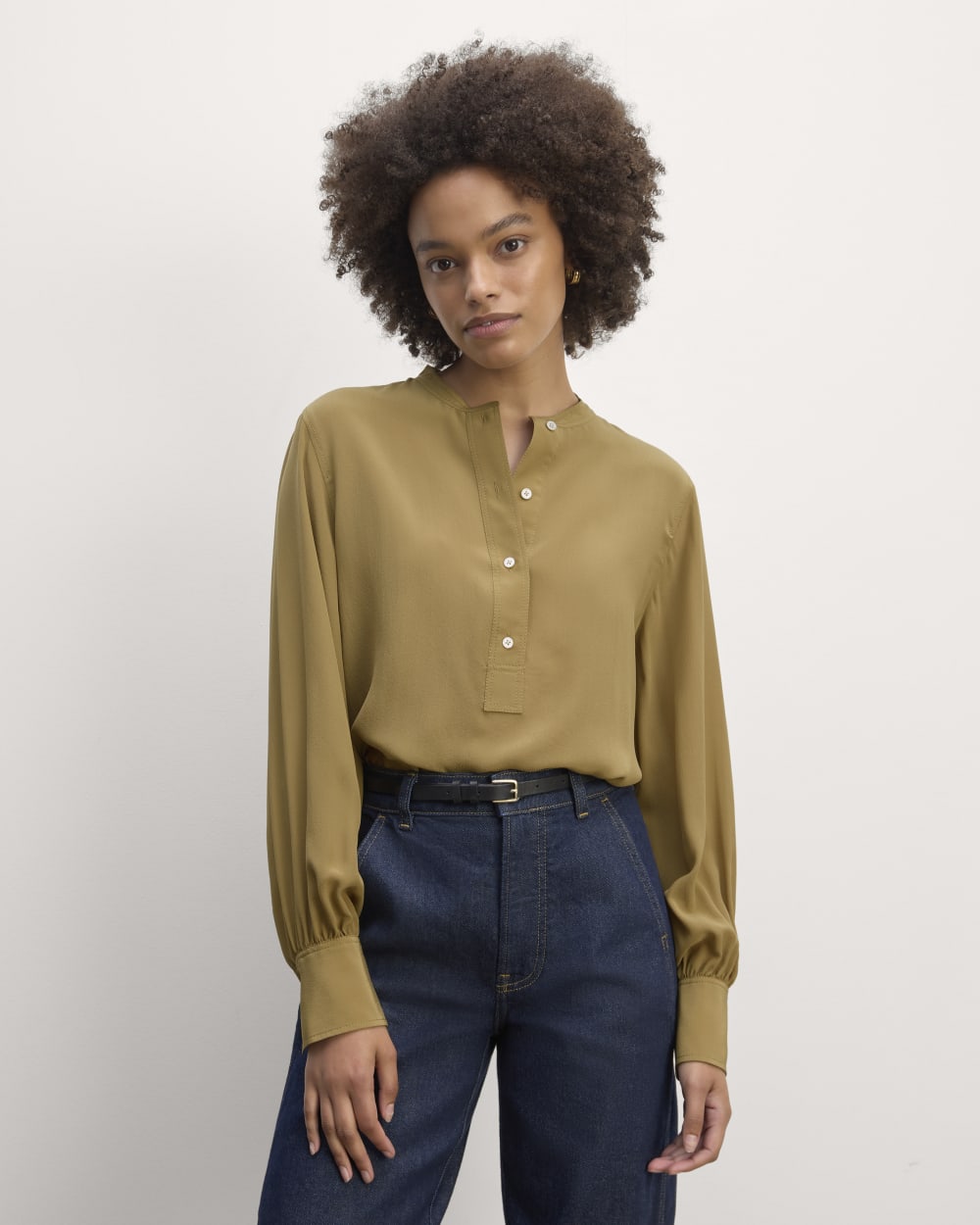 The Henley Shirt in Washable Silk in Fennel Seed — front view