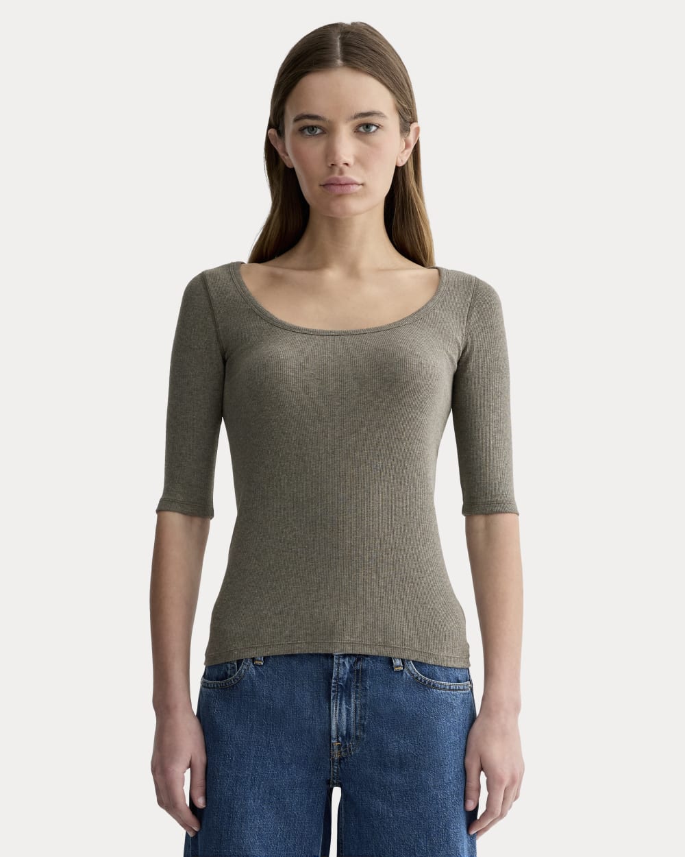 The Luxe Rib Scoop-Neck Tee in Heathered Fatigue — front view