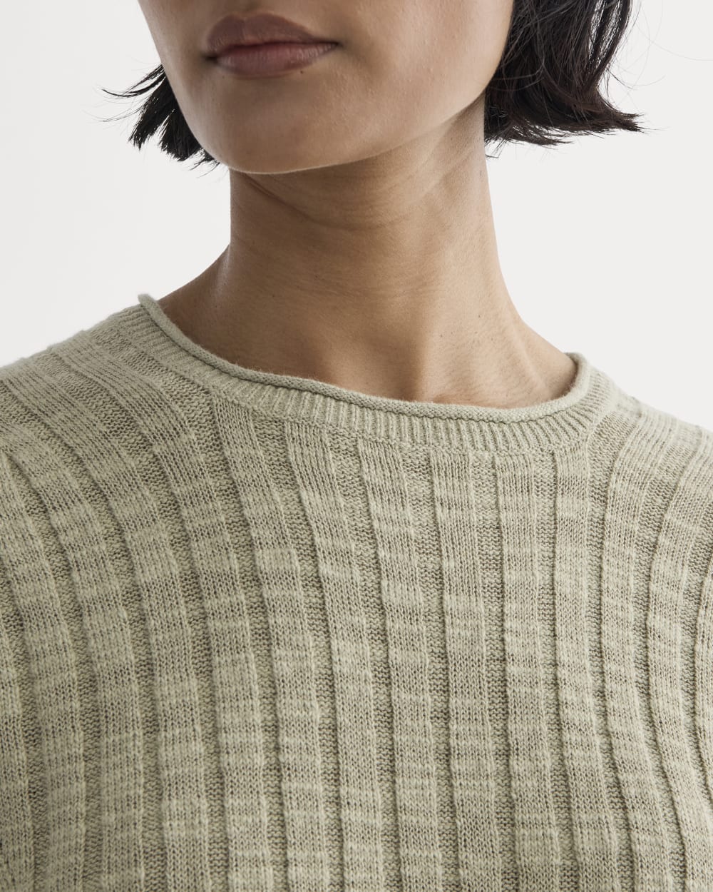 The Oversized Tee in Cotton Linen in Eucalyptus — detail view