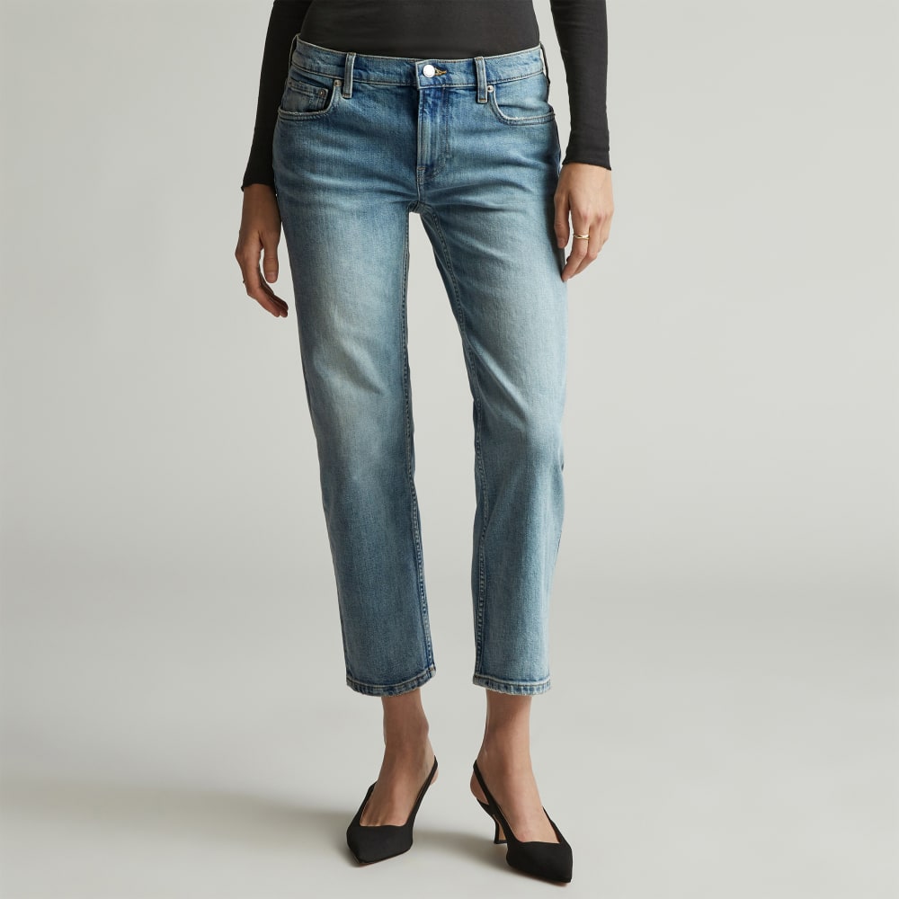 The Low-Rise Shortie Jean in Vintage Light — front view
