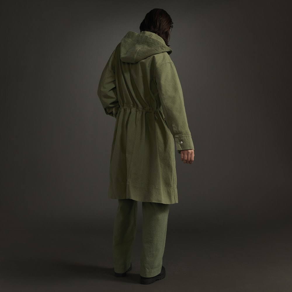 The Canvas Organic Cotton Parka in Forest Green — detail view