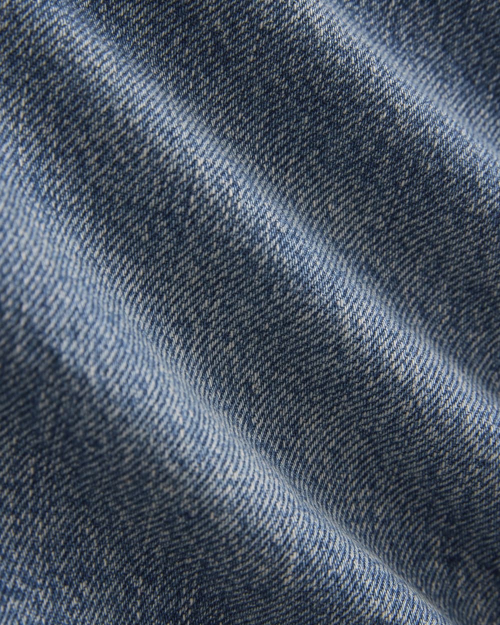Classic Jean Short in Medium Indigo — detail view