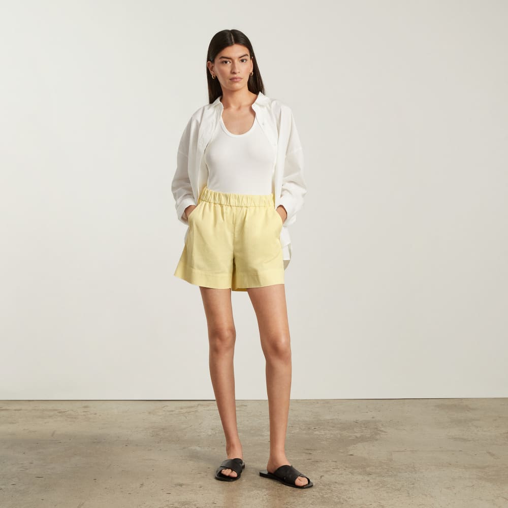 The Easy Short in Pastel Yellow — detail view