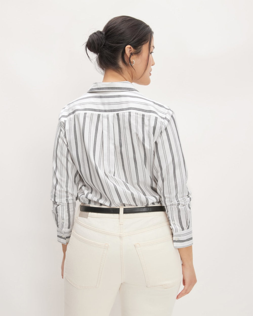 The Must-Have Shirt in Silky Cotton in Bone / Black — detail view