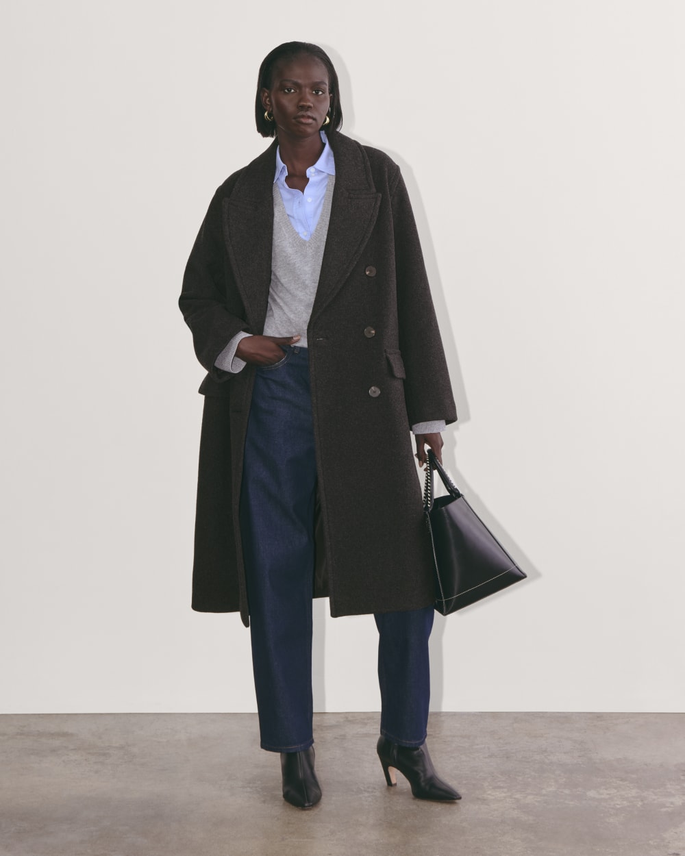 The Double-Breasted Coat in Wool in Heather Charcoal — detail view