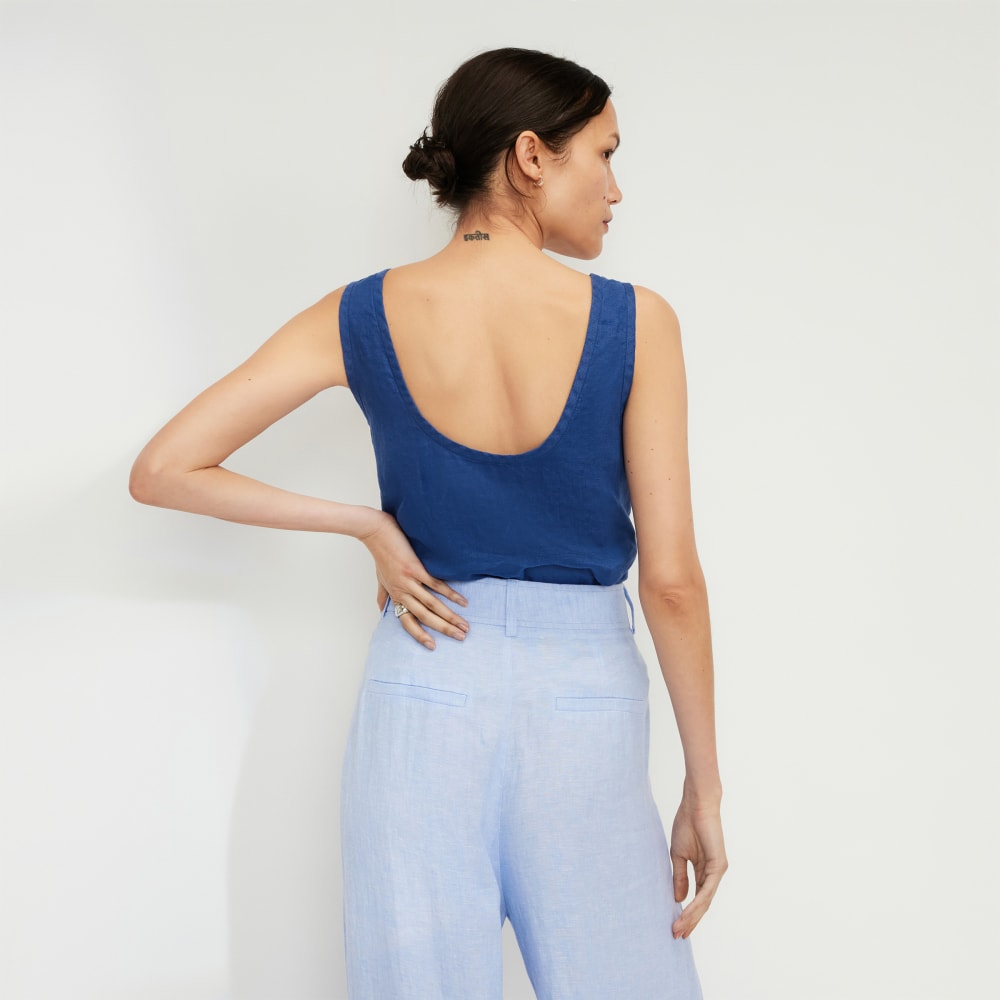 The Scoop Tank in Linen in Mazarine Blue — detail view