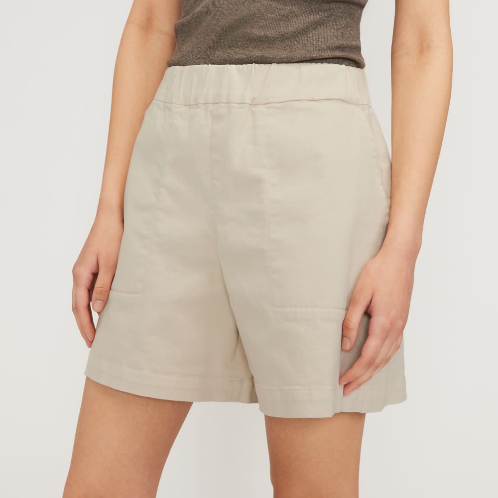 The Organic Pull-On Short in Sandstone — detail view