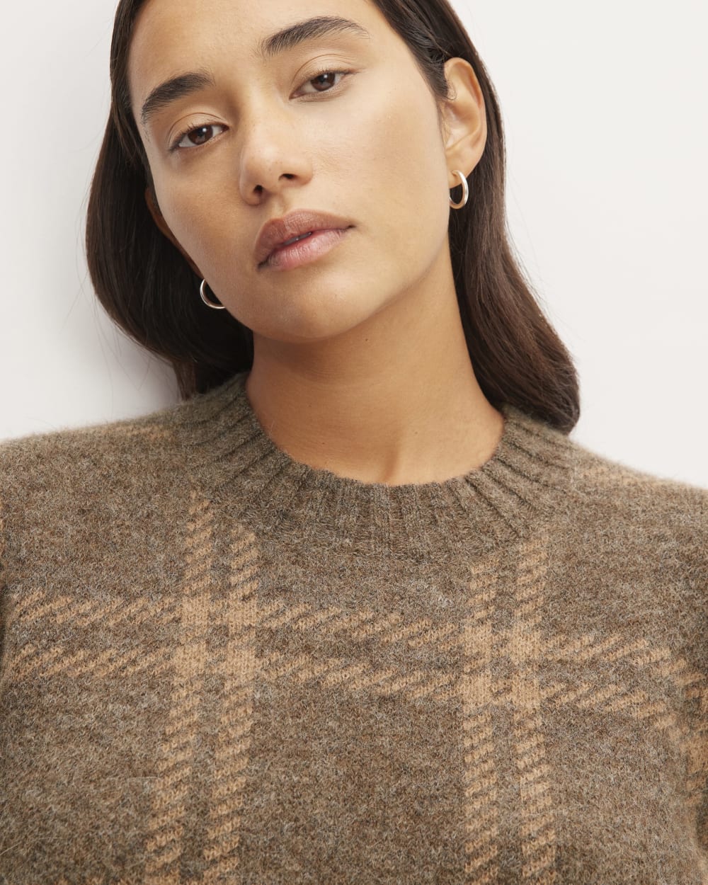 The Alpaca Cropped Crewneck Sweater in Cocoa / Tiger's Eye — detail view