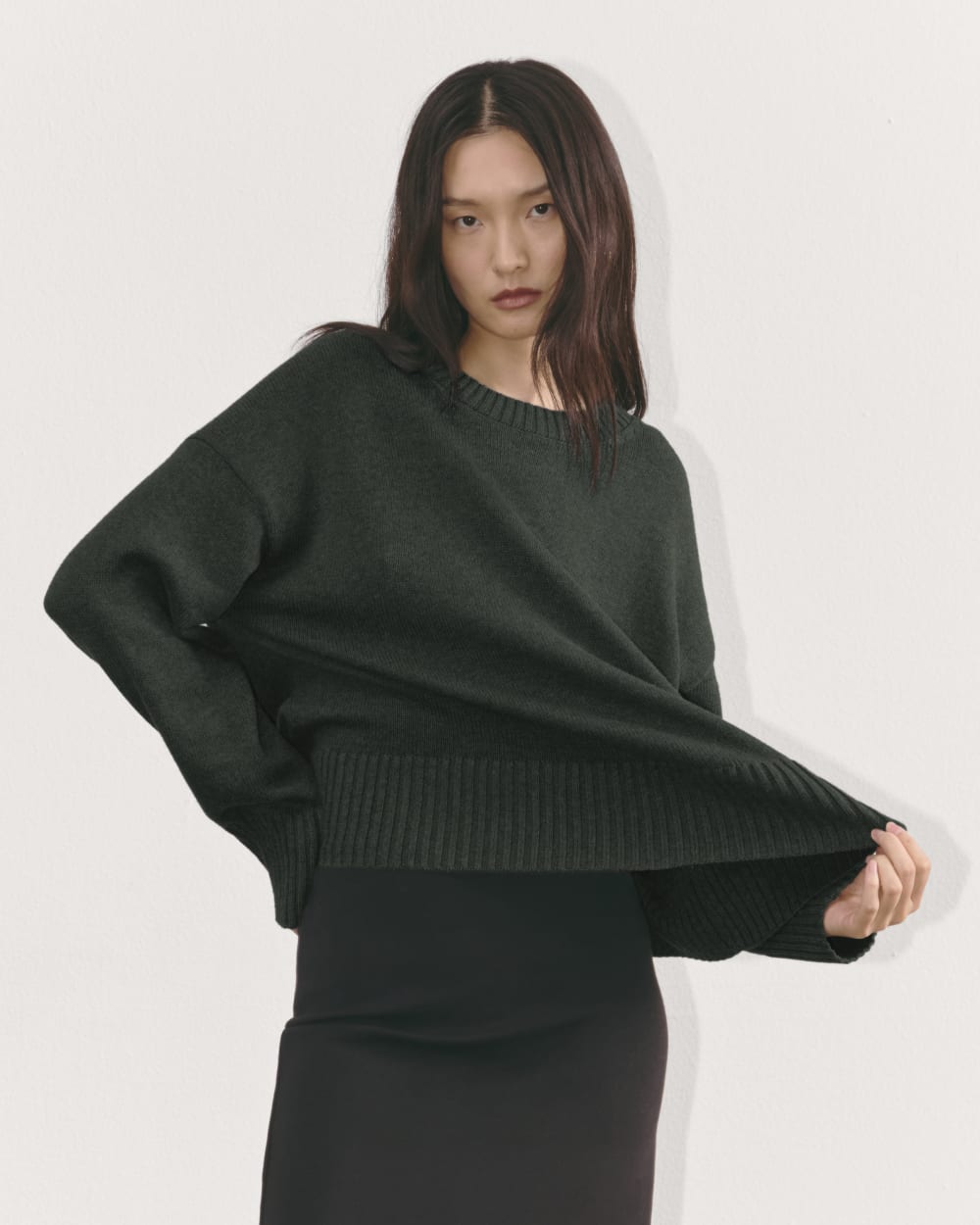 The Boxy Sweater in Everyday Cotton in Scarab — front view