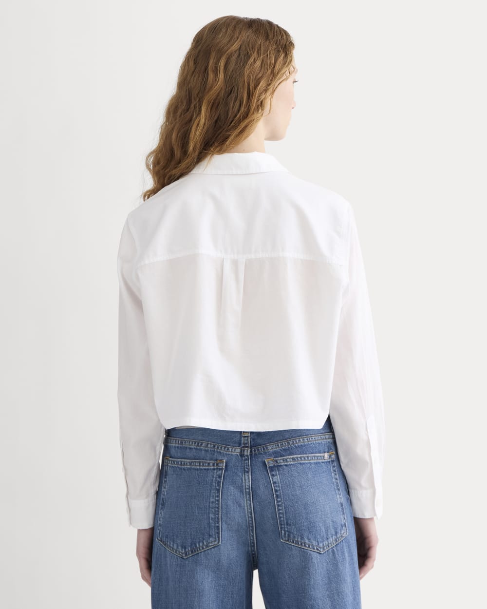 The Way-Short Shirt in Silky Cotton in White — detail view