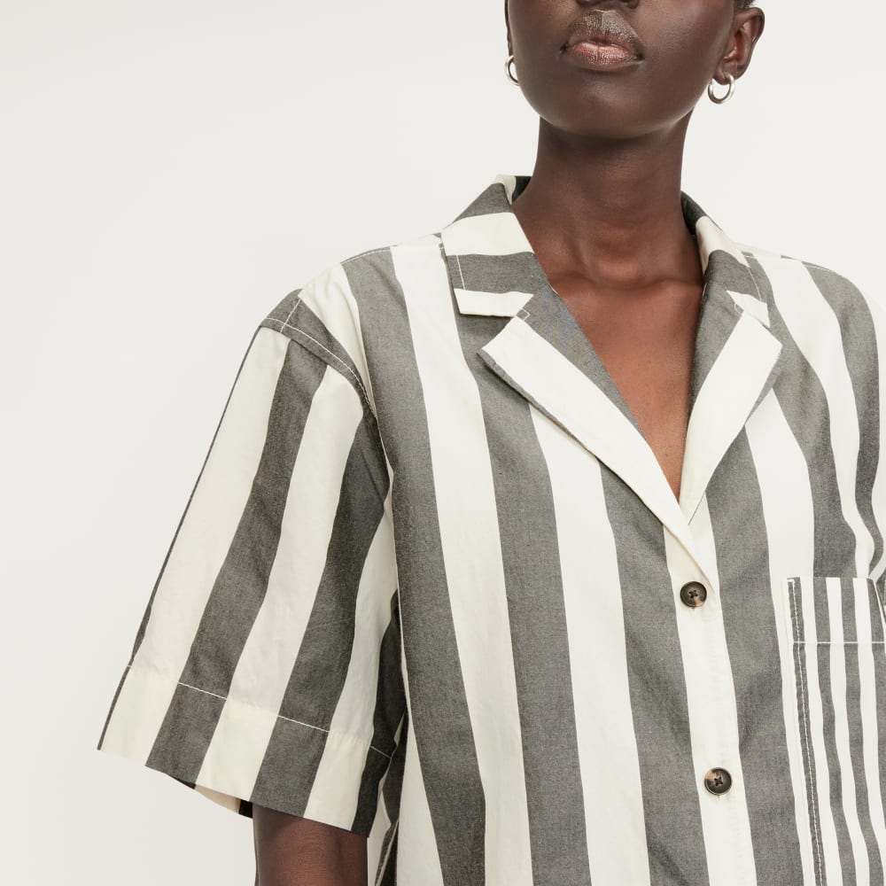 The Poplin Shirt in Bone / Black — detail view
