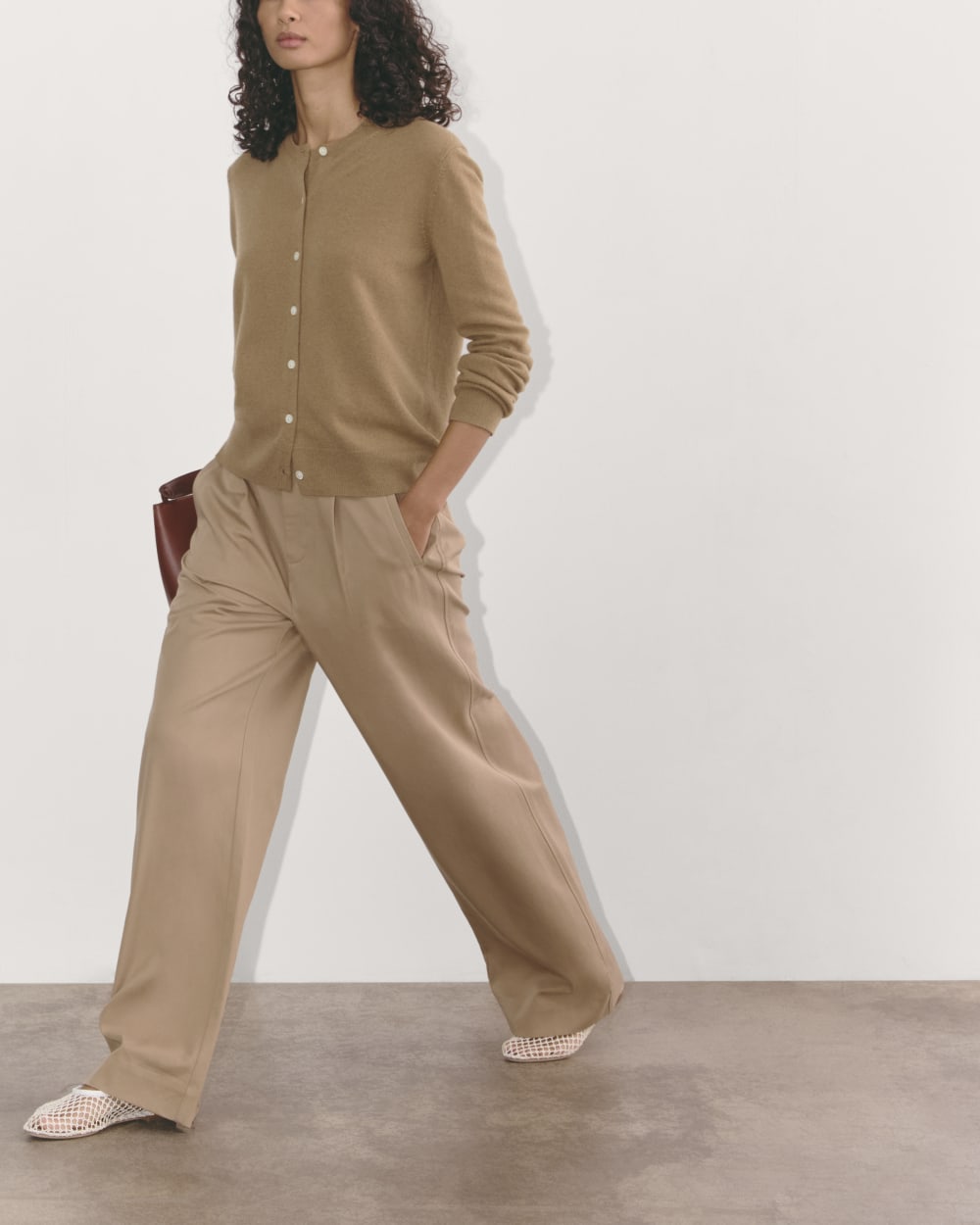 The Classic Cardigan in Cashmere in Tiger's Eye — detail view