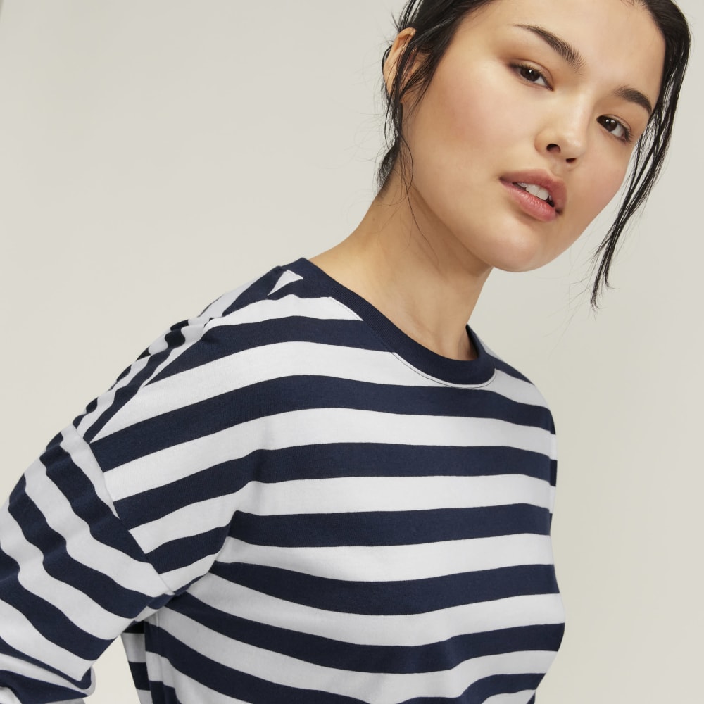 The Organic Cotton Relaxed Long Sleeve Tee in Navy / Canvas — detail view