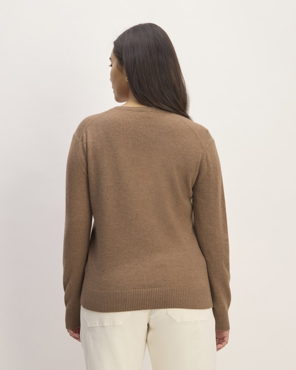 The Classic Crew in Cashmere in Heathered Brown — detail view