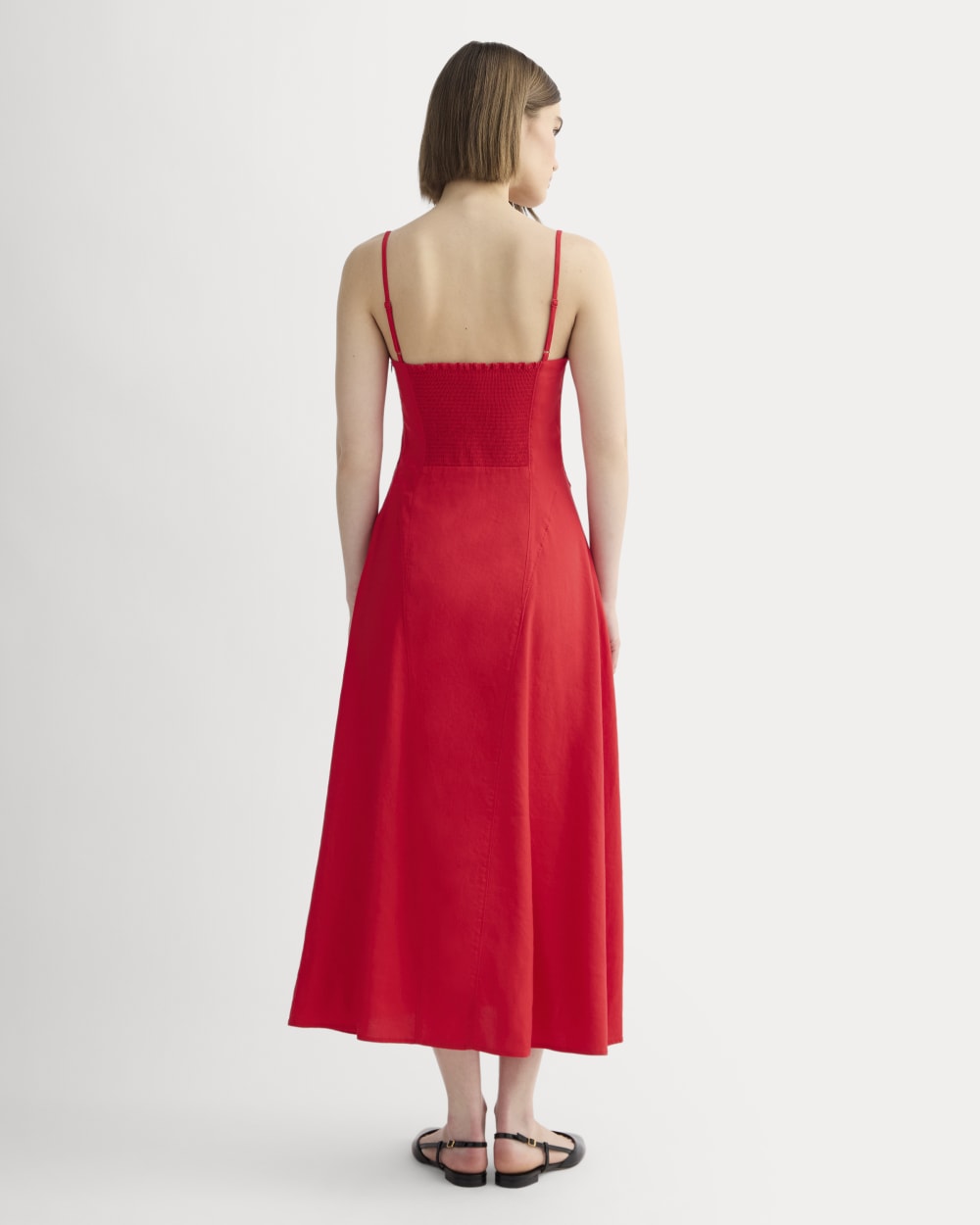 The Seamed Dress in Stretch Linen in Classic Red — detail view