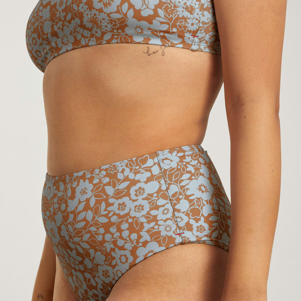 The High-Rise Hipster Bottom in Honey Floral — detail view