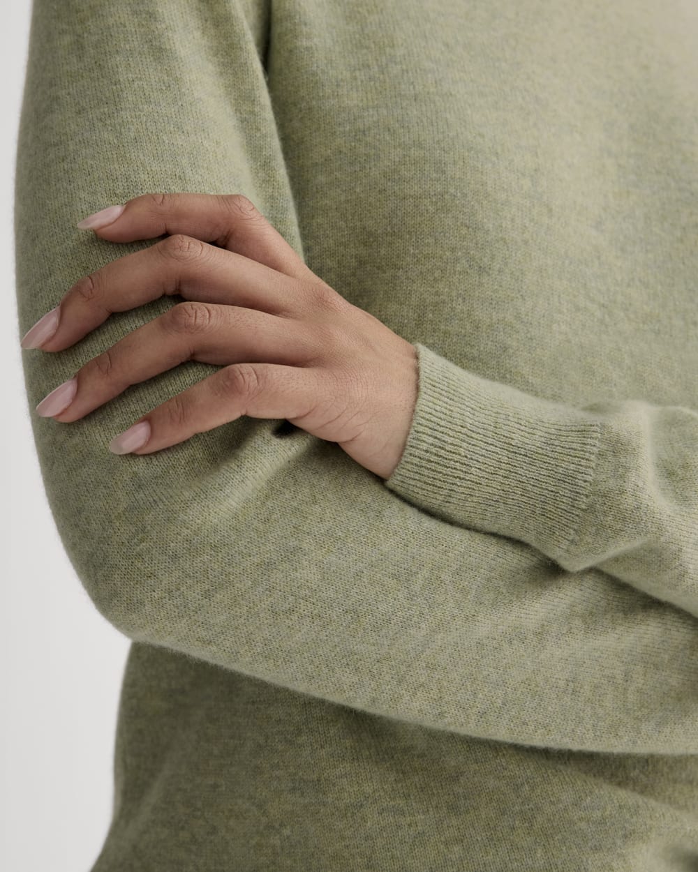 The Classic Crew in Cashmere in Light Heathered Moss — detail view