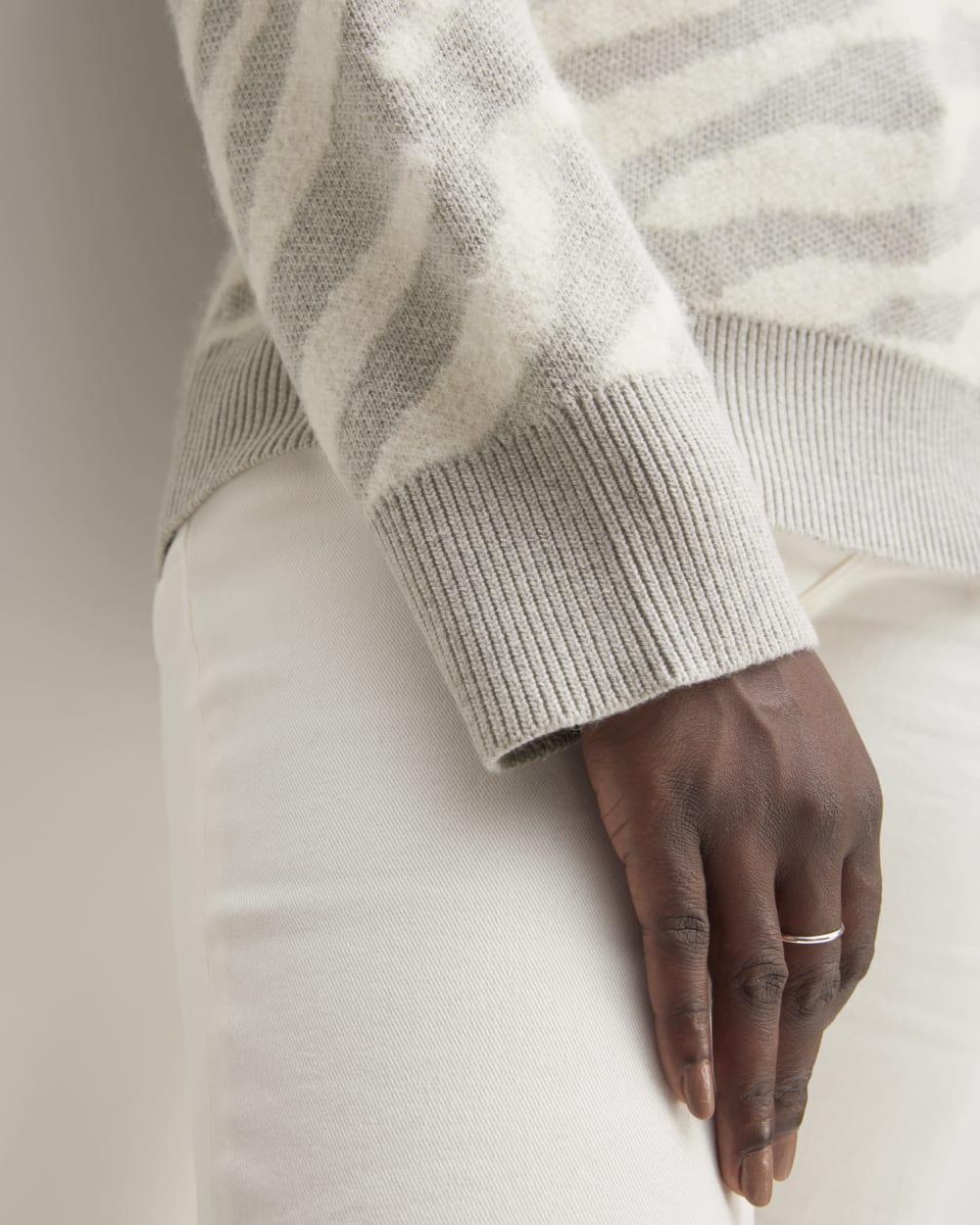 The Alpaca Tiger Jacquard Crewneck in Heathered Grey / Snow — detail view