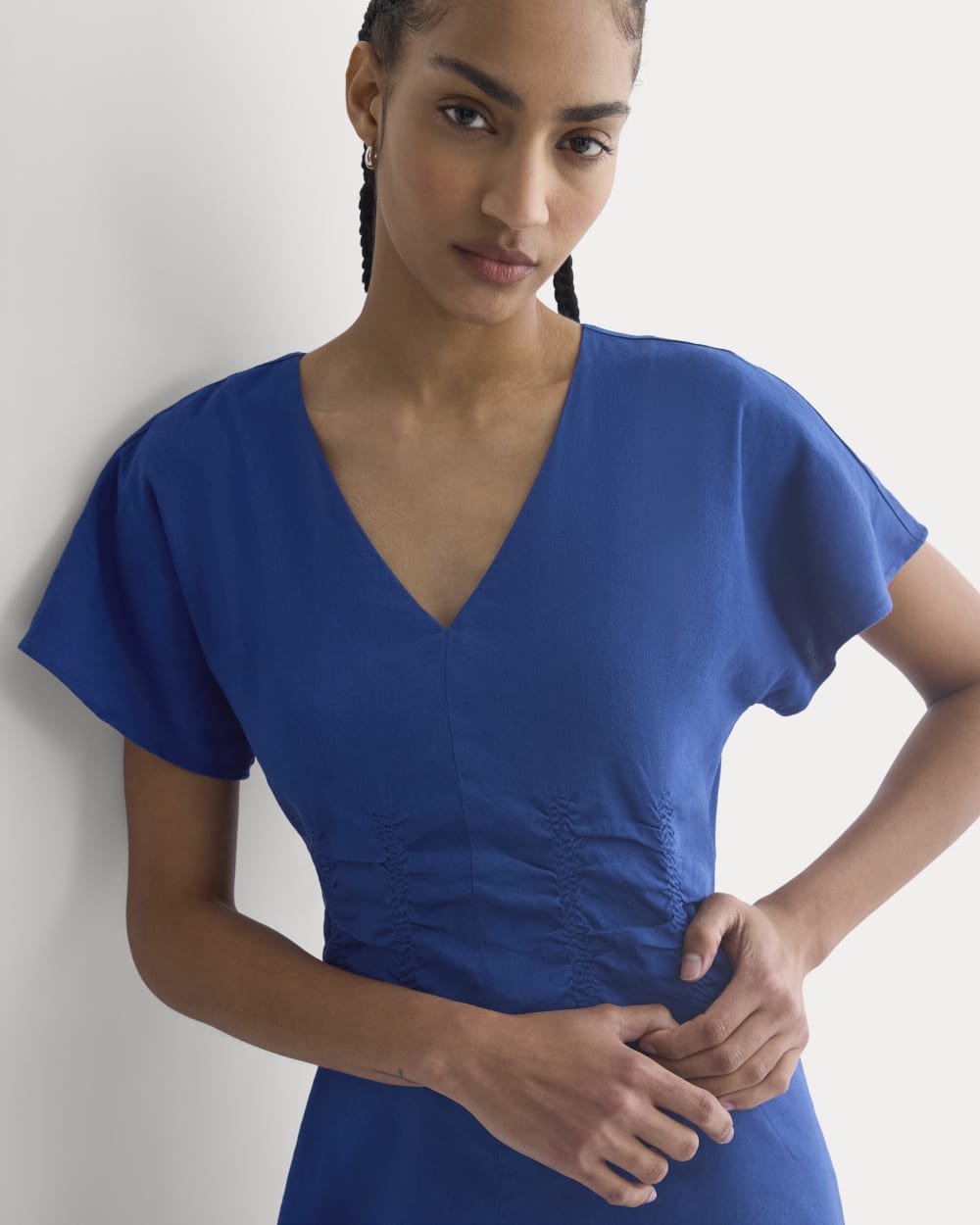 Cinched Dress in Stretch Linen in Estate Blue — detail view