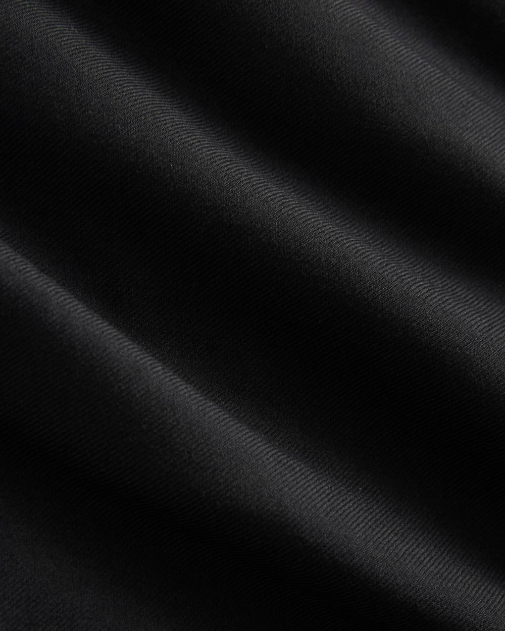 Straight-Leg Trouser in Tailor Twill in Black — detail view