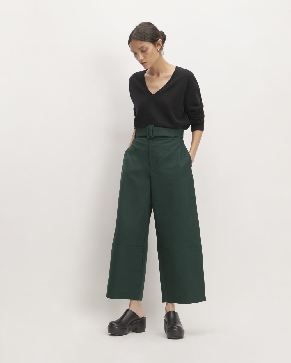 The Structured Cotton Belted Pant in Scarab — detail view