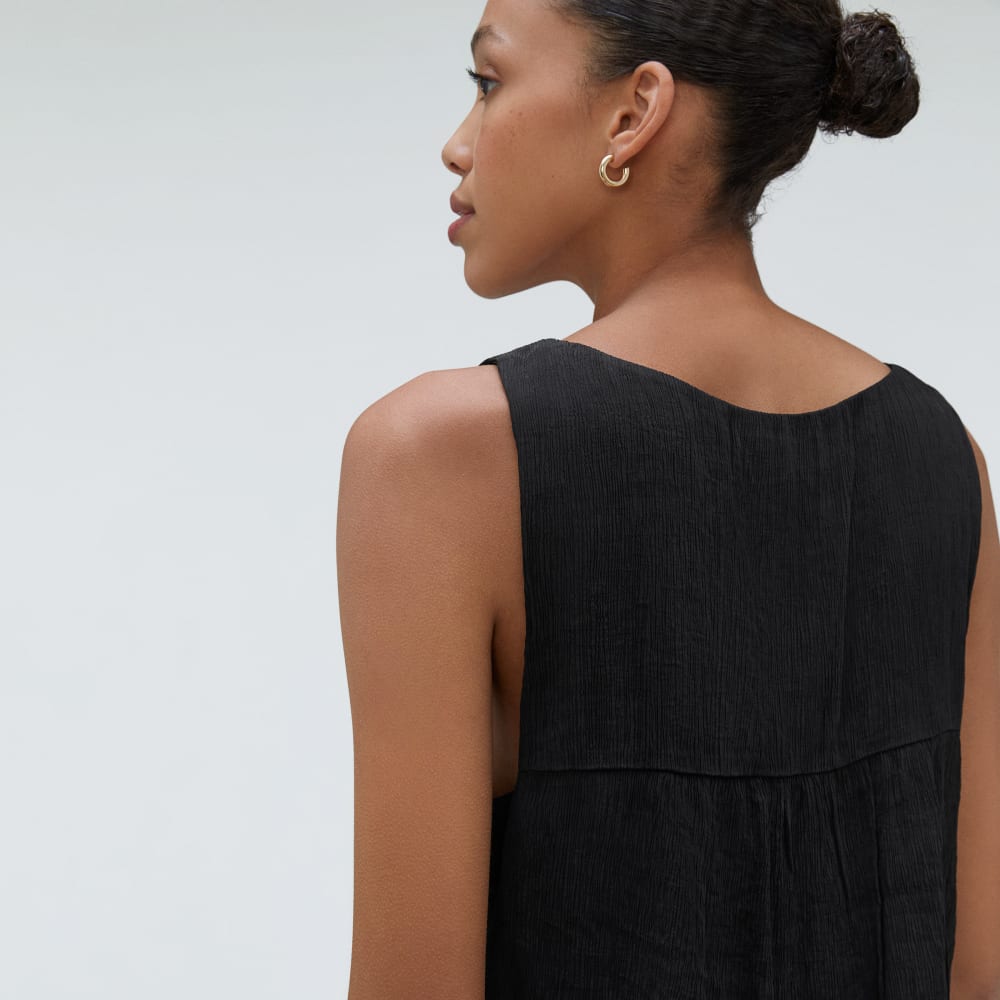 The Naia™ Ripple Tank in Black — detail view
